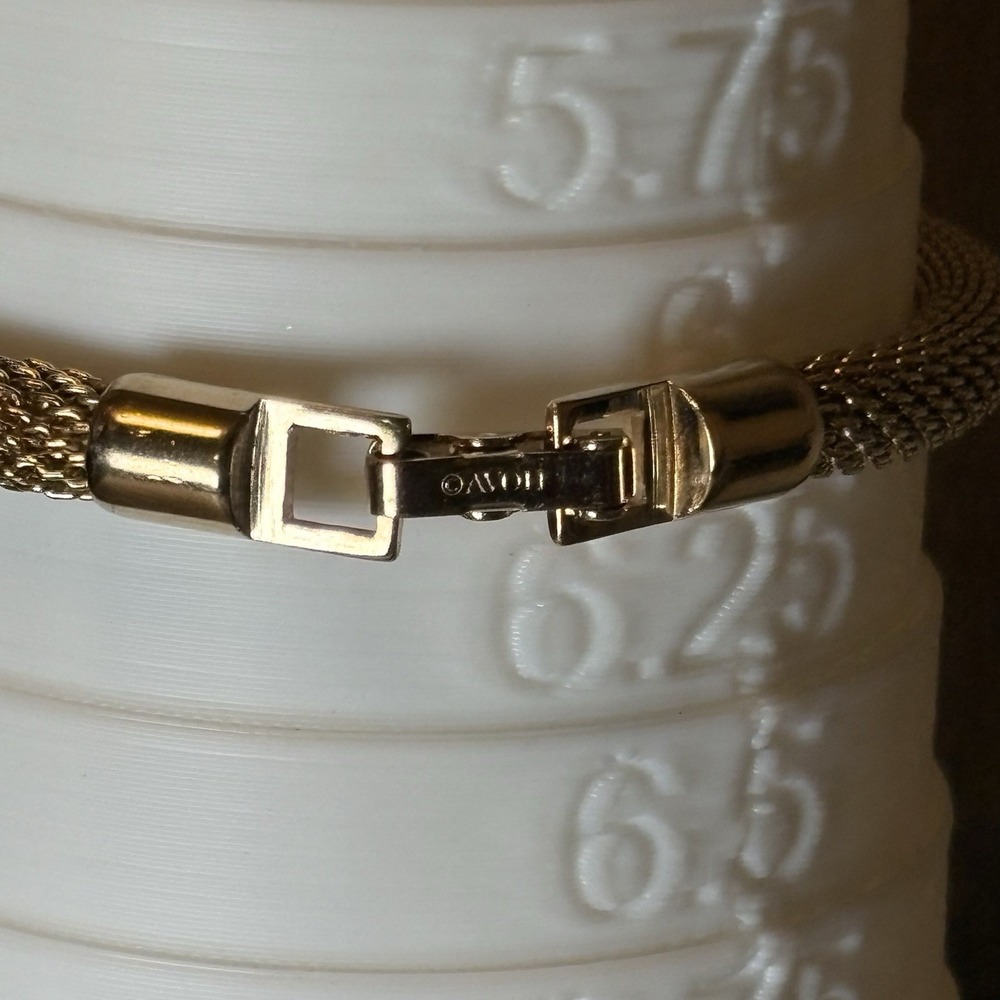 Vintage Avon Mesh Chain Tubular Bracelet Gold Tone Metal Mid-Century Fold‎ Over - Picture 5 of 5